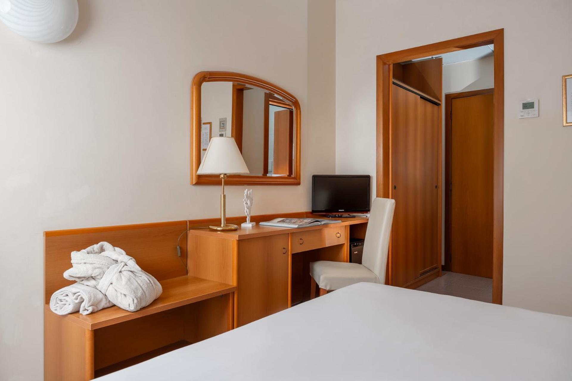 Corallo Wellness Hotel Диано-Марина Экстерьер фото