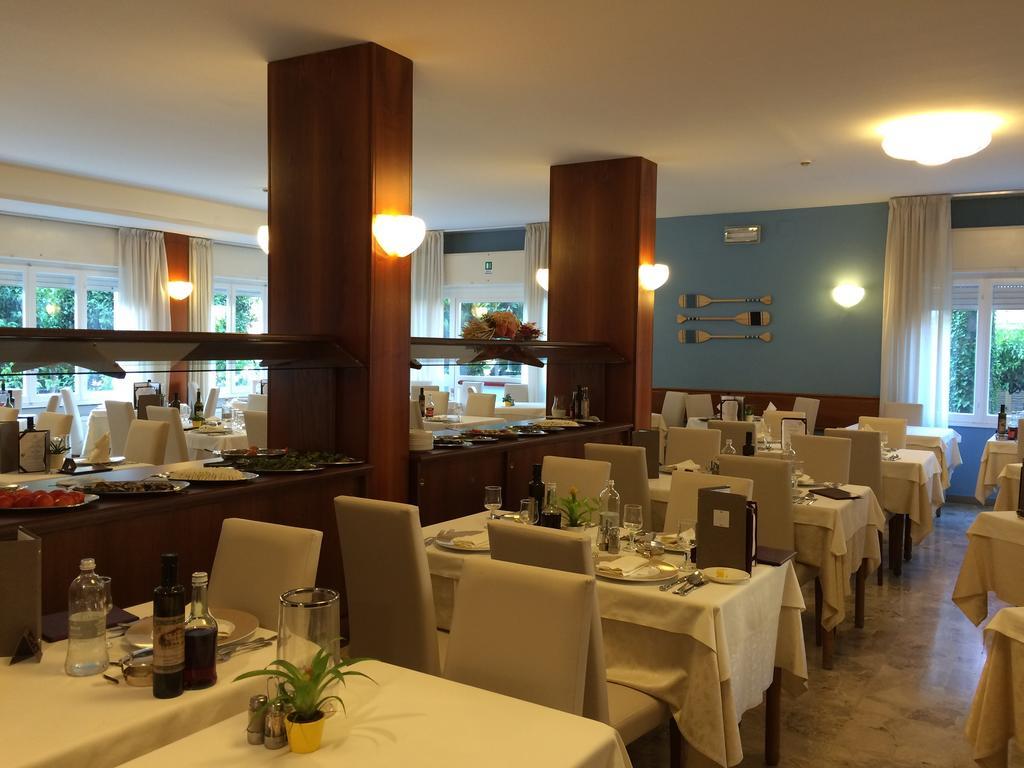 Corallo Wellness Hotel Диано-Марина Экстерьер фото