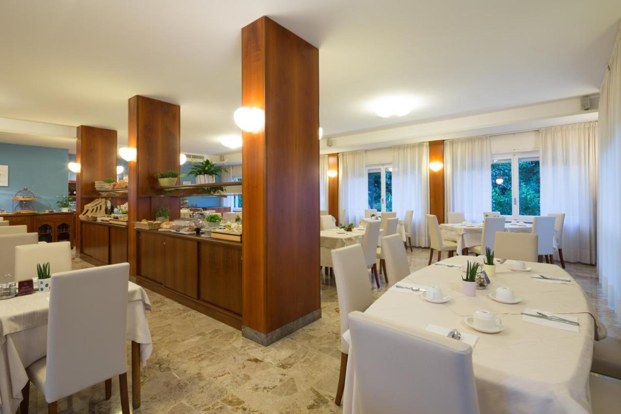 Corallo Wellness Hotel Диано-Марина Экстерьер фото